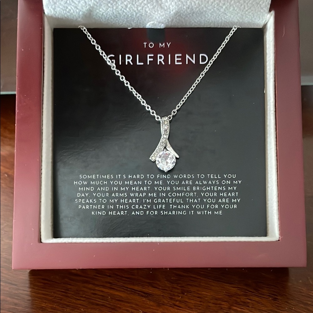 Bae and Friends Alluring Beauty Necklace